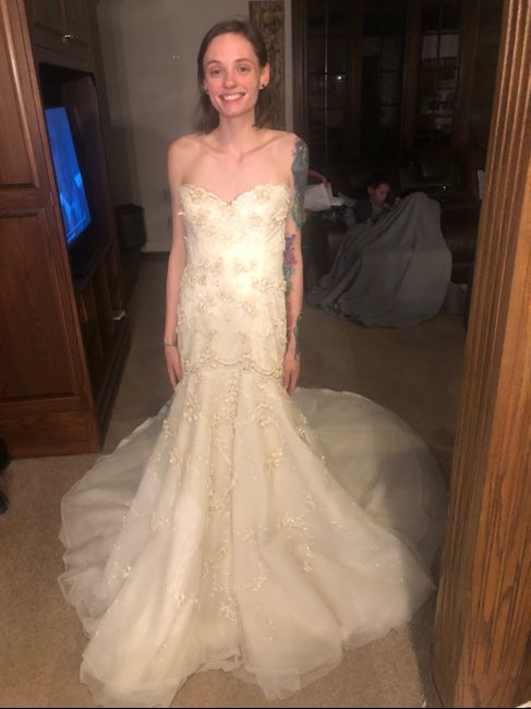 Would love to see your dresses!! 14