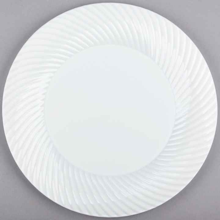 Plastic Plates for my wedding