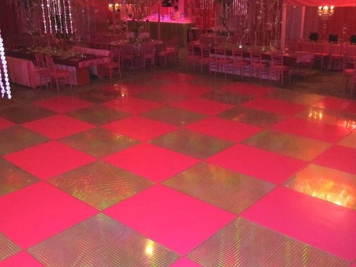 Pink Dance Floor ? Am I crazy ?