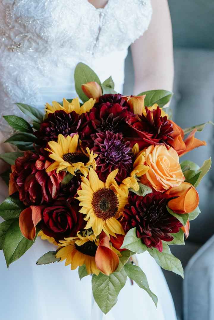 My fresh flower bouquet with my colors!