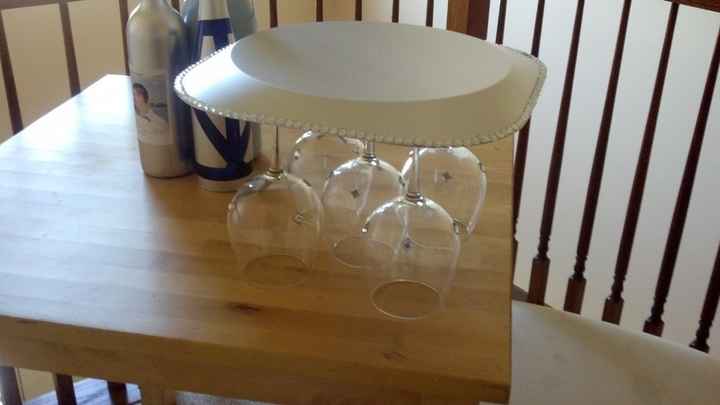 DIY: yarn and lace balls and cake stand