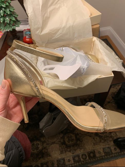 Short brides! High heels or going for flats and kitten heels? 6