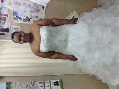 Any plus size brides out there???