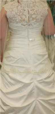 It's time for some dress porn....