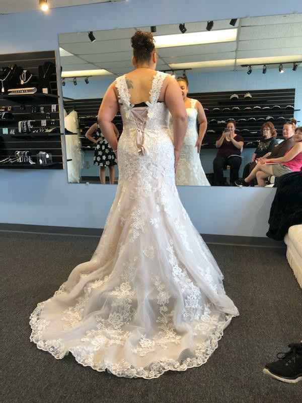 May 2020 brides show me that dress! - 1
