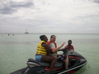 you guys want to check out some honeymoon pics?!