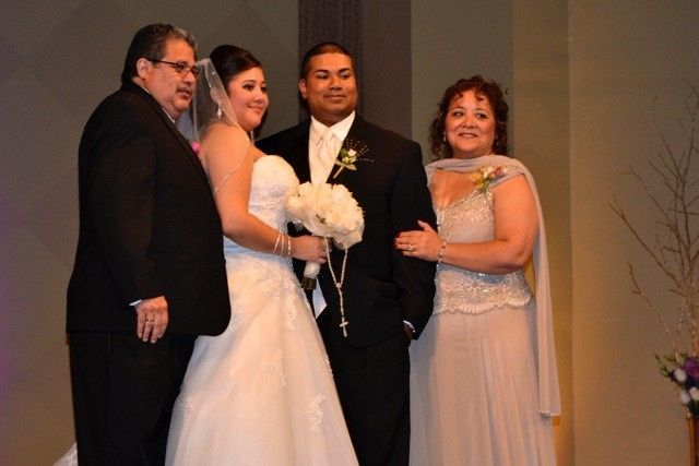 Back and Married!! *Pics included*