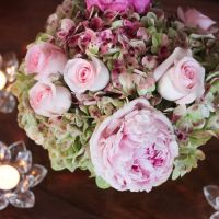 Any chicago Bride DIY-ing her bouquet with real flowers?.....