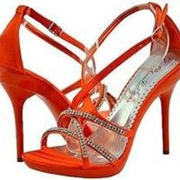 #TuesdayShoesday - What color shoes are you wearing? - 1