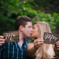 Sweetheart Table: Mr & Mrs Sign