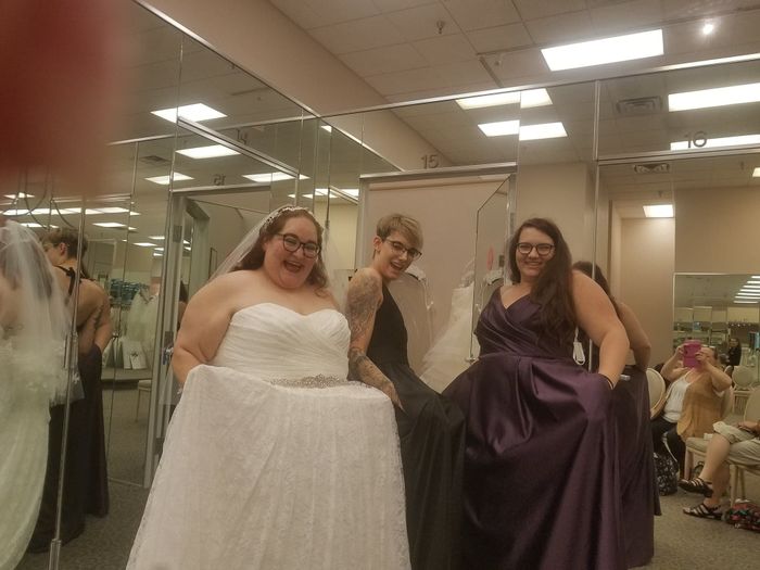 Where are all my “thicker” brides at? - 2