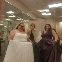 Where are all my “thicker” brides at? - 2