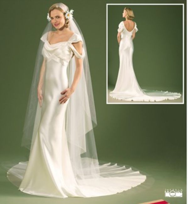 Anyone going unique/ vintage/ handmade/ 2nd hand for wedding dress? Show them off! 6