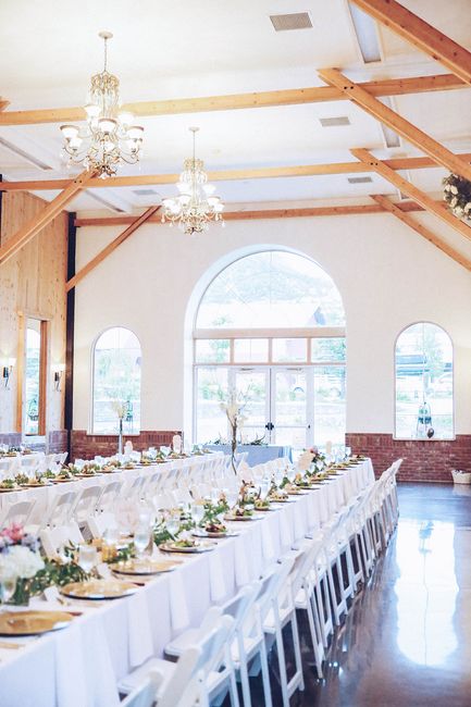 White or colored linens? 5