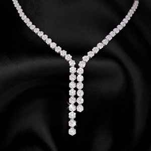Poll: Necklace or no necklace. Dress pic included.
