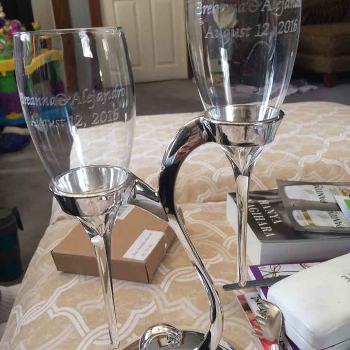 Anybody elses toasting flutes and cake servers don't match?