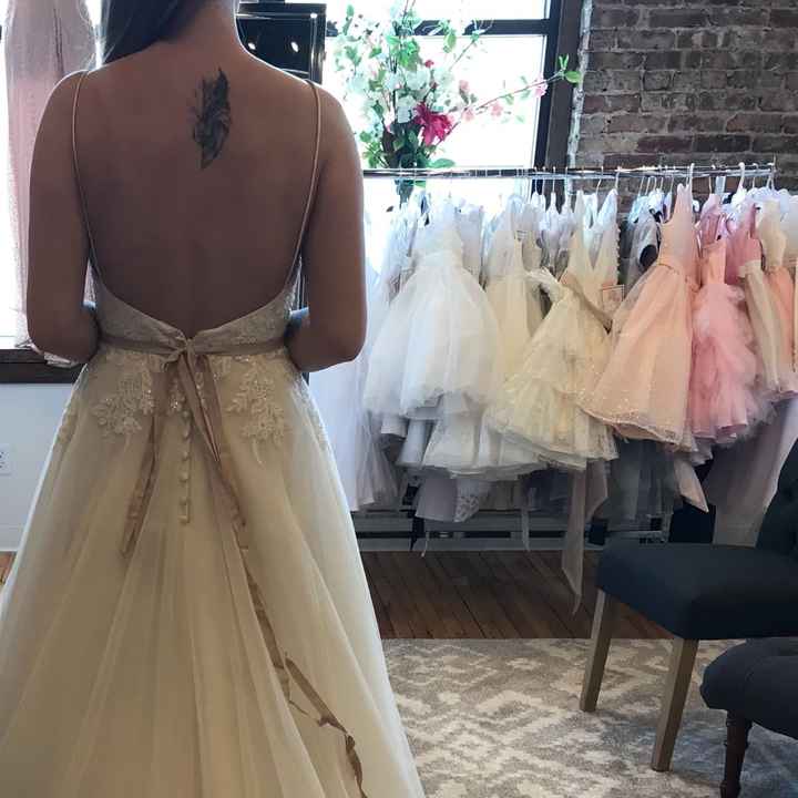 Pros and cons to a mermaid style dress? - 6