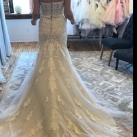Pros and cons to a mermaid style dress? - 3