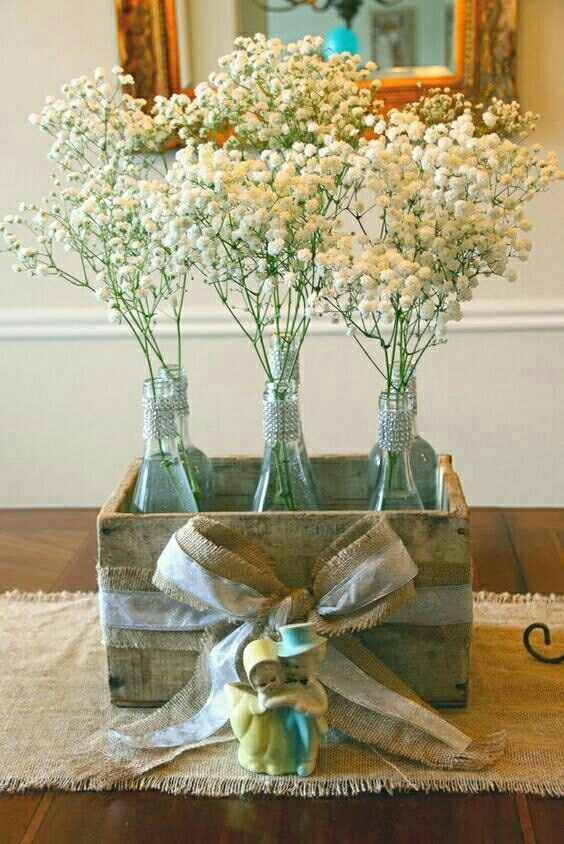 Paging Centerpiece. Fake or real flowers for centerpieces