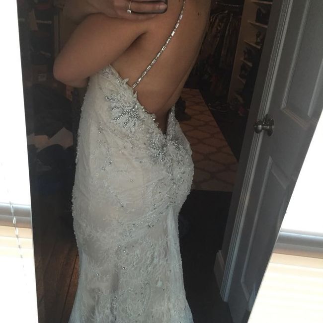 I looove dress threads! Are you rocking white?