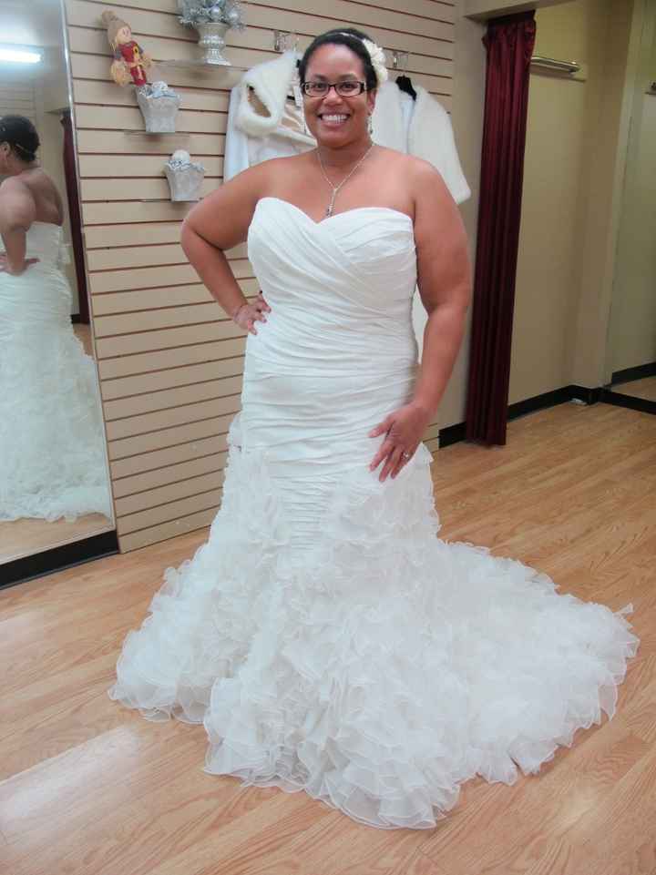 What jewelry should I wear with my dress? Pic