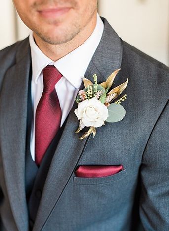Fiancé chose a different suit... 5