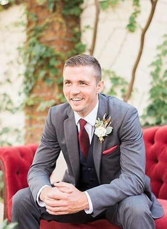 Fiancé chose a different suit... 6