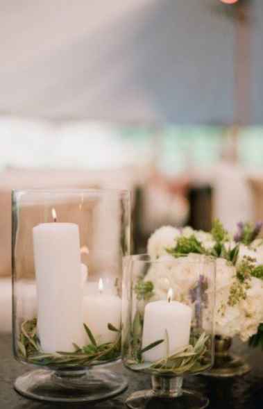 Greenery in the candles, so cute!