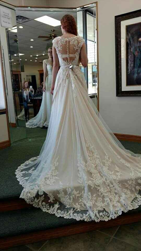 I need help to choose my dress!