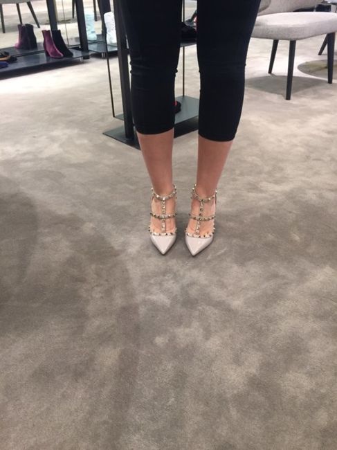 Shoe color for bride
