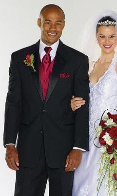 Does anyone have pics of their man's tux or suit??
