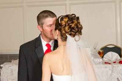 WEDDING HAIR? How are you doing your hair the day of?