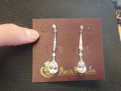 I need a necklace to match my earrings! Google help please!