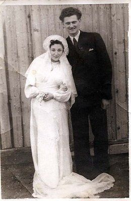 Last Post today I swear - A wedding dress story - Very touching *Long*