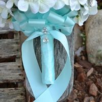 My brooch boquet is in!