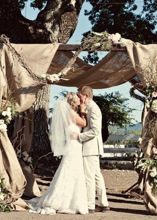 Where are my DIY brides at?!?!?