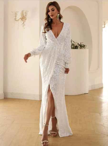Has anyone had their dress made for them (custom or even based on a picture)? Is this a simple dress