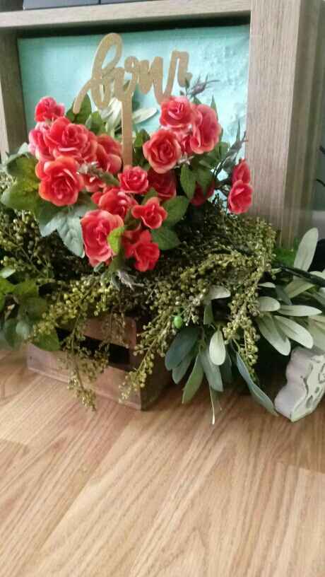 Question for anyone that has used wooden crates for centerpieces! - 1