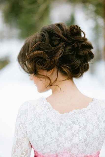 Veil under with this hairstyle?
