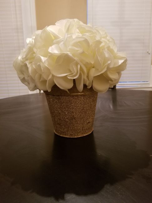 Who here is DIYing their centerpieces? - 2