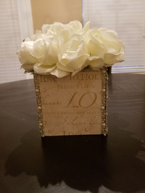Who here is DIYing their centerpieces? - 3