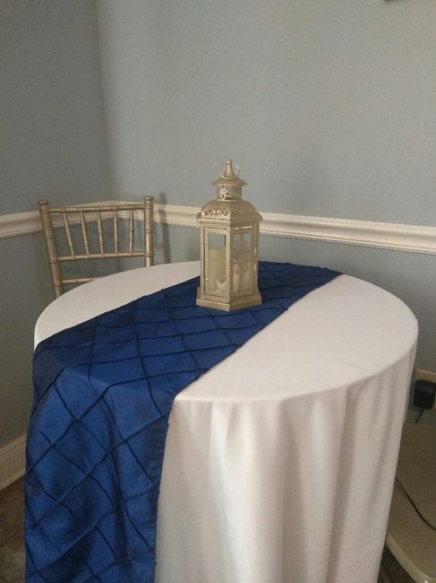 Subtle or statement centerpieces? - 1