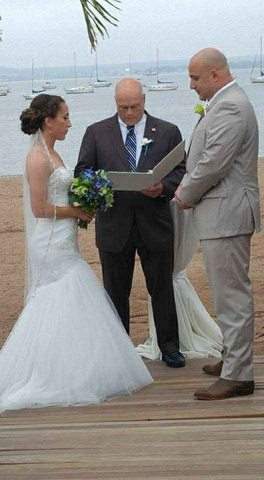 Any other brides under 5 ft?