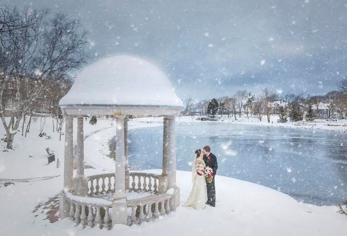 Sharing some December/Winter Wedding Photos for Inspiration