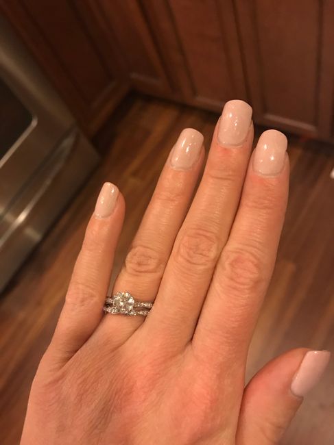 Wedding Day Manicure: Gel, Powder, or Traditional Polish? - 1