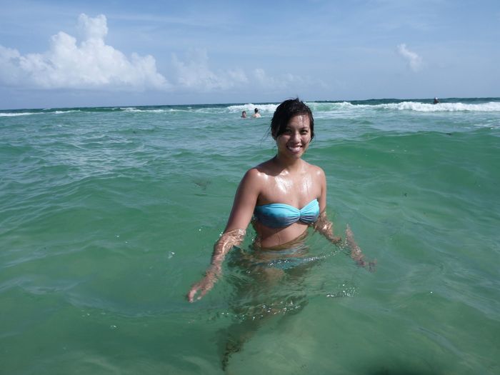 NWR: Waterproof/shockproof camera