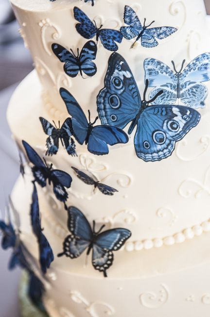 How will your wedding cake look like???? Do you have pictures????