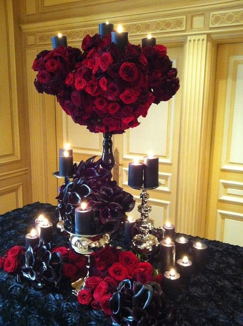 Do dark floral centerpieces give off a somber vibe? 4