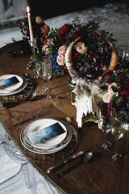 Do dark floral centerpieces give off a somber vibe? 7