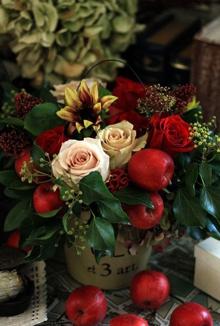 Apple red colour scheme